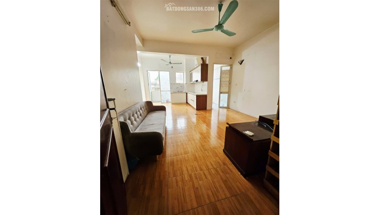 Bán CHCC F4 Trung Kính, SĐ 82 m2 - Tầng Trung - 2 PN + 2WC + 3 Logia - 7.2 Tỷ.