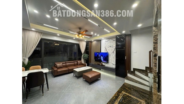 Bán nhà Phố Trạm 41m 6 tầng thang máy MT5.5m gara ô tô 14 tỷ