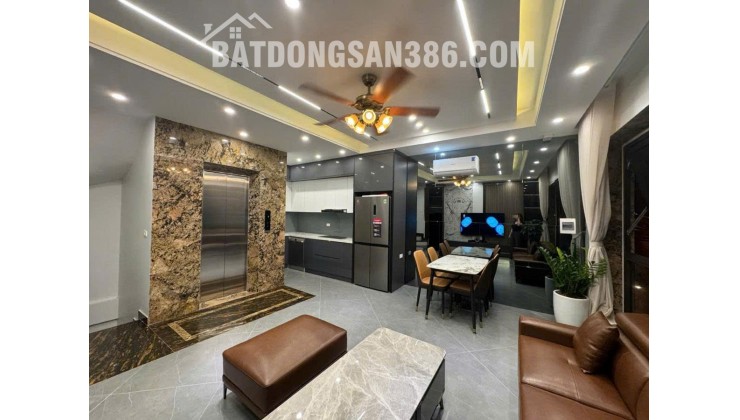 Bán nhà Phố Trạm 41m 6 tầng thang máy MT5.5m gara ô tô 14 tỷ