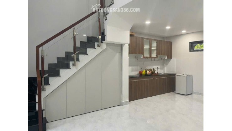 Nhà nhỏ xinh đón tết chỉ với 4ty,ngay trung tâm quận 2 đường Nguyễn Tuyển