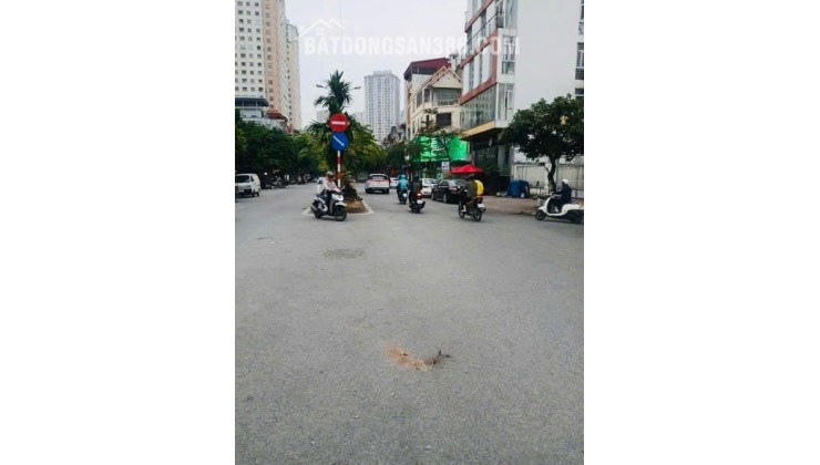  CHO THUÊ NHÀ 2 MẶT TIỀN - VỊ TRÍ VÀNG TẠI CHỢ XA LA Phù hợp mở shop, văn phòng, kinh doanh