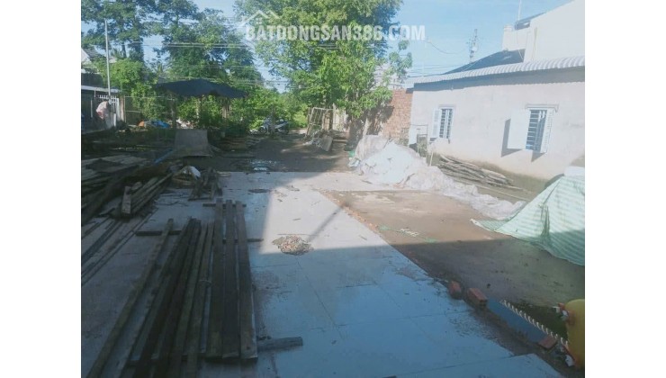 Bán đất thổ cư, chính chủ, có sổ đỏ hợp pháp, giá cả thương lượng