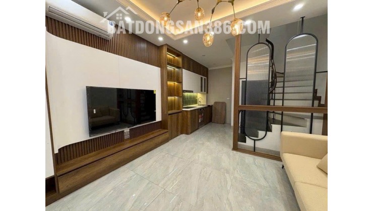 Bán nhà Ngọc Thụy 32m 5 tầng MT4.5m ô tô thông hơn 9 tỷ