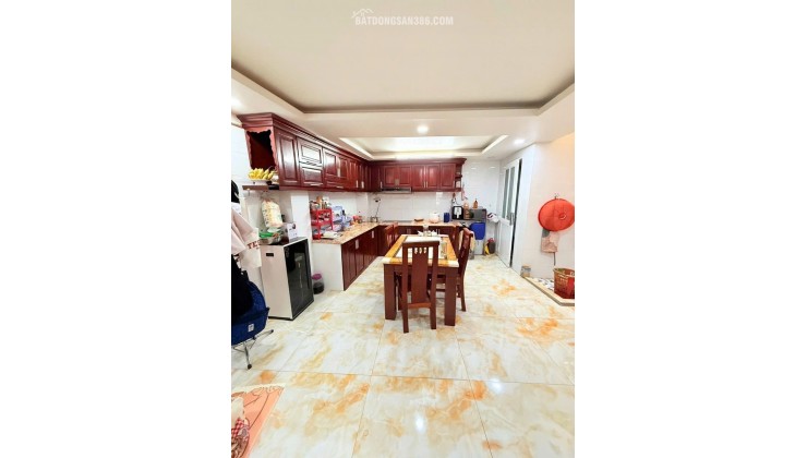 Kẹt lắm rồi !!! Lý Thường Kiệt - P.9 - Tân Bình 82m2 / 5Tầng