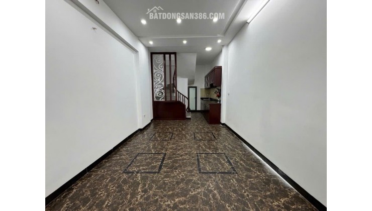 BÁN NHÀ LĨNH NAM Ô TÔ CÁCH 20M GẦN CHỢ, GẦN TRƯỜNG ĐẠI HỌC 32M GIÁ YÊU THƯƠNG