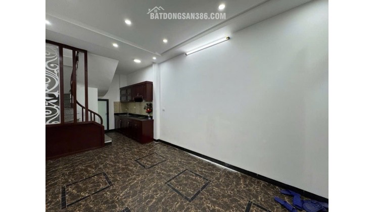 BÁN NHÀ LĨNH NAM Ô TÔ CÁCH 20M GẦN CHỢ, GẦN TRƯỜNG ĐẠI HỌC 32M GIÁ YÊU THƯƠNG