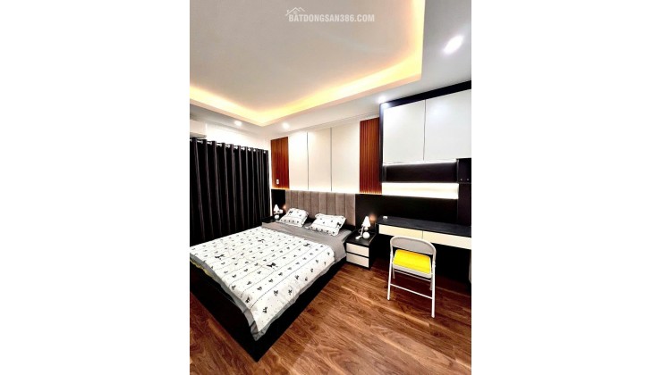 Bán nhà Nguyễn Văn Linh 30m 5 tầng MT4m ô tô qua hơn 7 tỷ