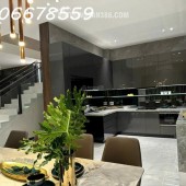 Bán Biệt thự căn góc ngay Hồ Bán Nguyệt Phú Mỹ Hưng Q7