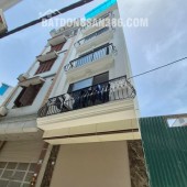 Nhà mặt phố ô tô tránh, mới xây xong, kinh doanh sầm uất, tiềm năng tăng giá tốt.