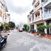 Nhà phân lô 591 Thiên Lôi, 66m 4 tầng, Giá 8.8 tỉ đối diện AEON