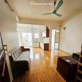 Bán CHCC F4 Trung Kính, SĐ 82 m2 - Tầng Trung - 2 PN + 2WC + 3 Logia - 7.2 Tỷ.