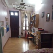 Chính chủ nhờ bán căn nhà 3 tầng phố Thúy Lĩnh,ô tô đỗ sân,căn góc thoáng sáng