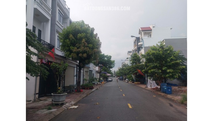 DĨ AN - SIÊU PHẨM PHÚ HỒNG THỊNH 6 - NHÀ 3 TẦNG HIỆN ĐẠI - GIÁ ĐẦU TƯ