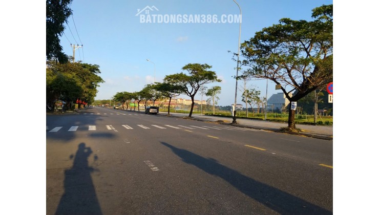 TUYỆT PHẨM ĐẤT BIỂN ĐÀ NẴNG - PHẠM HỮU NHẬT – ĐƯỜNG 15M, VỈA HÈ 9M – SÁT BIỂN, NÚI.