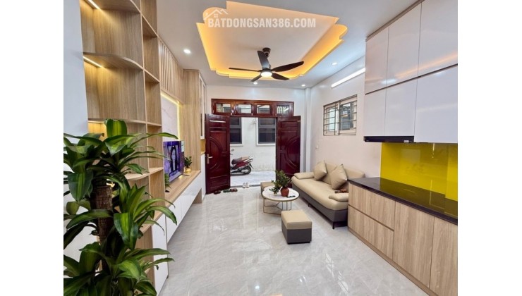 Bán nhà Đại Từ, Hoàng Mai, Ô tô, Lô góc, full nội thất, DTSD 36m2 x 5 tầng, 8.3 tỷ