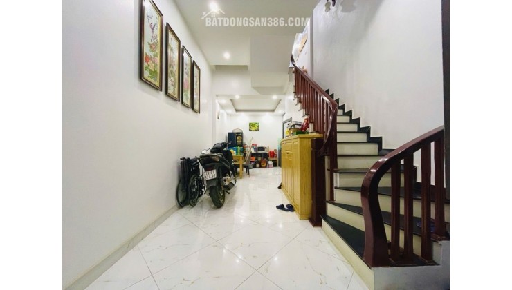 Bán nhà Đại Từ, Hoàng Mai, gần Ô tô, 2 thoáng, 36m2, 8.35 tỷ(CTL)