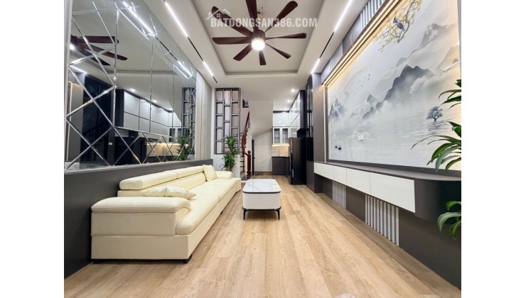 Bán nhà Kim Giang, Hoàng Mai, gần phố, full nội thất, 32m2, 8.6 tỷ(CTL)