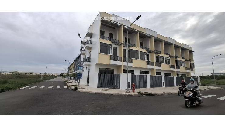 GIÁ NHÀ THUÊ – SỞ HỮU NHÀ PHỐ THẬT - LỜI GIẢI AN CƯ CHO GIA ĐÌNH TRẺ