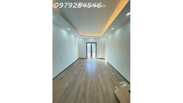 Bán nhà trung tâm Nguyễn Văn Linh - Long Biên