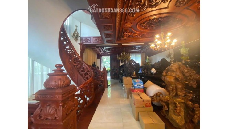 Cần chuyển nhượng biệt thự Vinhomes Riverside Long Biên, giá rất mềm mại trong nội khu, thiện chí hợp tác.