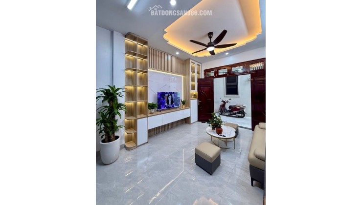 Bán nhà Đại Từ, Hoàng Mai, Ô tô, Lô góc, full nội thất, DTSD 36m2 x 5 tầng, 8.3 tỷ