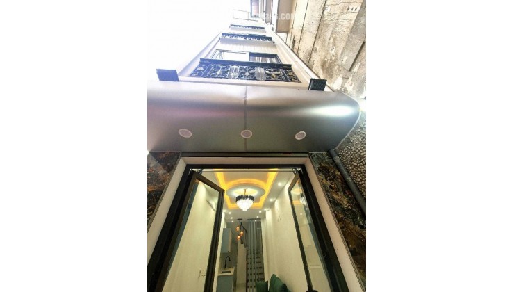 Bán nhà Tôn Thất Tùng, Đống Đa, xây  mới full nội thất, gần ô tô, 32m2, 7.15 tỷ