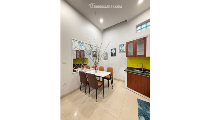 Bán nhà Định Công Hạ, Hoàng Mai, lô góc 3 thoáng, gần ô tô, 35m2, 7.9 tỷ