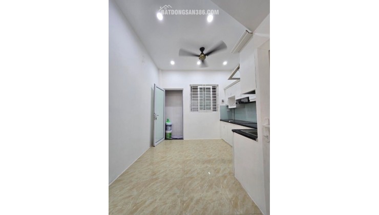 Bán nhà Kim Giang, Hoàng Mai, Phân lô, Ô tô, 2 thoáng, 36m2, 8.95 tỷ(CTL)