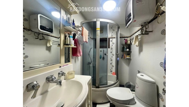 NHÀ PHÂN LÔ HỌC VIỆN BÁO CHÍ XUÂN THỦY, NGÕ Ô TÔ TRÁNH, LÔ GÓC, NHÀ DÂN XÂY 50M2, 5T, MT 5.6M - 23 TỶ HƠN