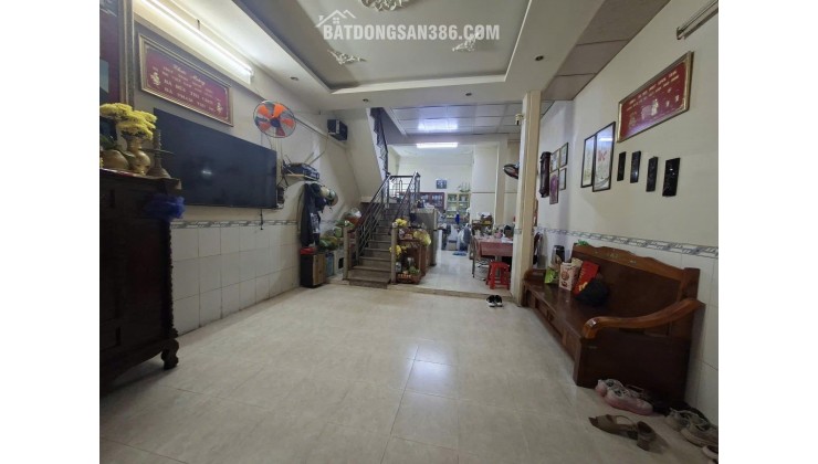 Mặt Tiền Ngay Chợ HÒA Bình Quận 5- 83m Vuông Vức 3 Tầng 4 Pn Chỉ 28 Tỷ TL