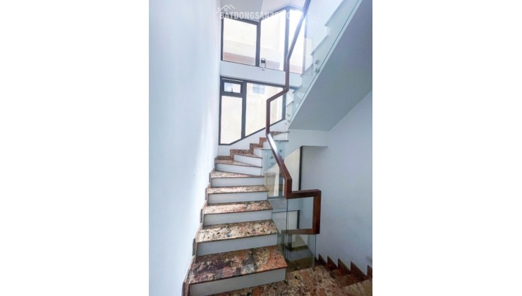 NHÀ HXH 10m_5 tầng(4.5X13.5)Nội Thất Xịn Vào Ở Ngay Bàn Cờ-Nguyễn Đình Chiều 12Ty4 TL