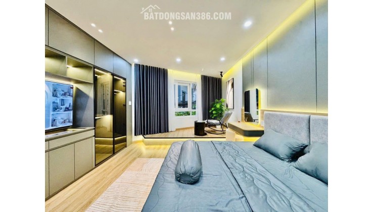 HÀNG HIẾM-Mặt Tiền NGÔ QUYỀN Trung Tâm Quận 5 (4.2x20.2) 5 Tầng-CHỈ 32 TỶ