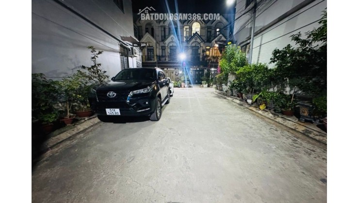 Nhà TL19 Q12 55m2 3 tầng ô tô đậu giá 5.x tỷ