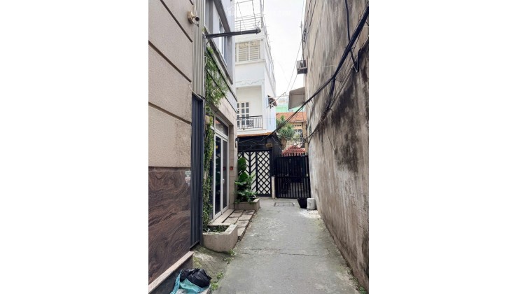 18/8B nhieu tứ phường 7 phú nhuận 3 lầu 4.8 tỉ