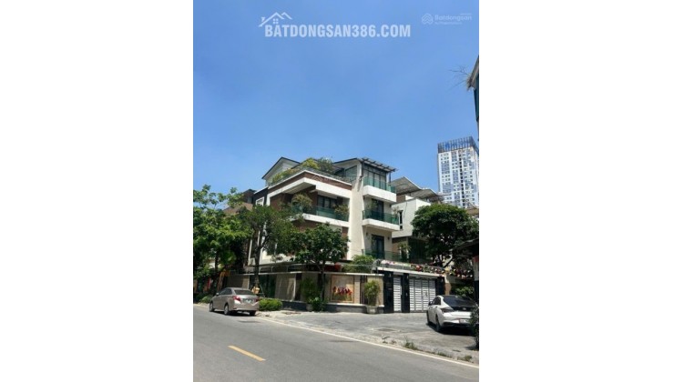 Bán nhà phố Hoàng Quốc Việt - 121m 5 Tầng Lô Góc Hai mặt tiền Ô tô Vỉa hè an sinh kết hợp văn phòng