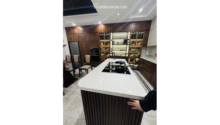 Bán nhà Huy Du 5 tầng, gần ga tàu điện Metro, cạnh Vinhomes Gardenia, ô tô đỗ cửa, 12 tỷ