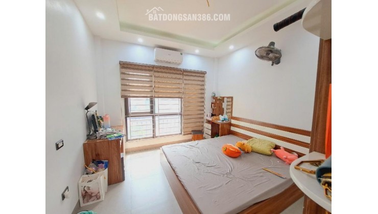 Bán nhà Đại Từ, Hoàng Mai, 2 Thoáng trước sau, gần hồ Linh Đàm, 46m2, 9.25 tỷ(CTL)