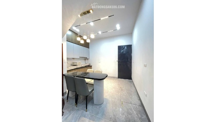 Bán nhà Kim Giang, Thanh Trì, 15m ra phố, 2 thoáng trước sau, 34m2, 8.6tỷ(CTL)