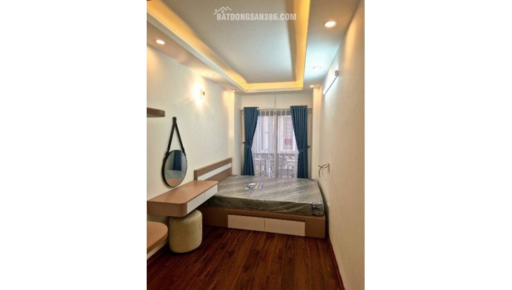 Bán nhà Tôn Thất Tùng, Đống Đa, xây  mới full nội thất, gần ô tô, 32m2, 7.15 tỷ