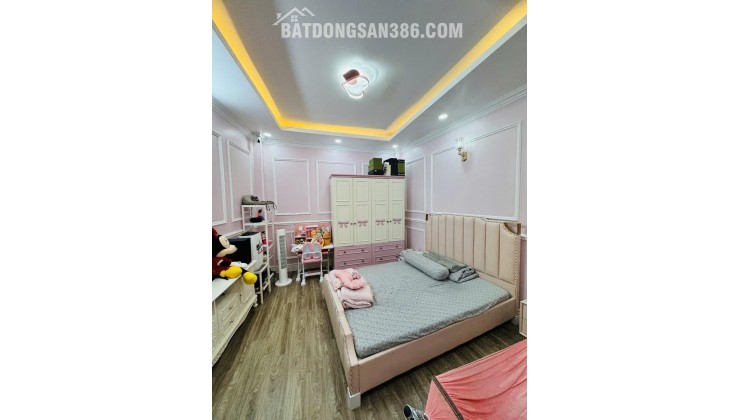 GIẢM SHOCK CÒN 9.9 TỶ -Hẻm ÔTô 8M_5 tầng+ST-4PN Ngang Hiếm 5.5m_Nhà Cực Đẹp Giáp Q10