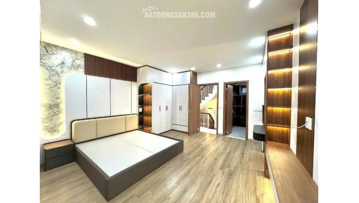 GIẢM SÂU 200TR – NHÀ NGÕ Ô TÔ PHỐ TÂY SƠN
6 TẦNG THANG MÁY – 39M² – 13.6 TỶ – THANH KHOẢN CAO