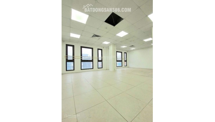 Bán nhà Mặt phố Phạm Văn Đồng - 200m MT 10m Lô góc Vỉa hè Nhà mới Thang Máy KDVP gần KĐT Starlake