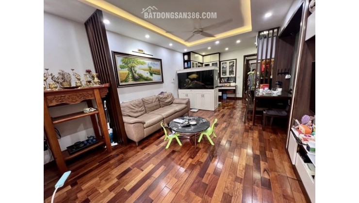 Bá.n Tập thể phố 8/3 diện tích sử dụng 70m 2 ngủ