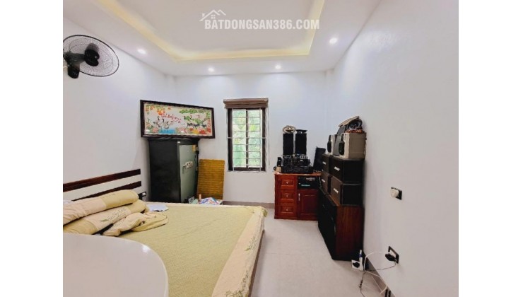 Bán nhà Đại Từ, Hoàng Mai, 2 Thoáng trước sau, gần hồ Linh Đàm, 46m2, 9.25 tỷ(CTL)