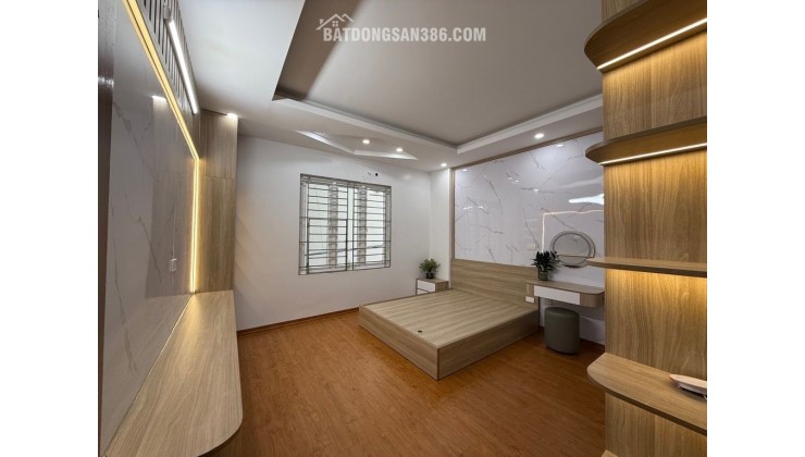 Bán nhà Đại Từ, Hoàng Mai, Ô tô, Lô góc, full nội thất, DTSD 36m2 x 5 tầng, 8.3 tỷ