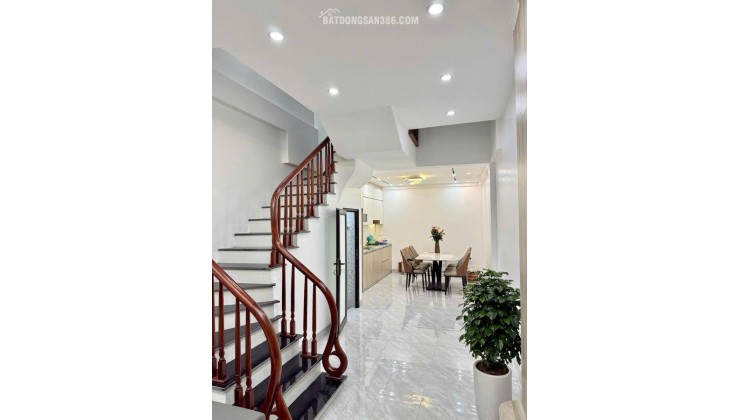 Bán nhà Vũ Tông Phan, Thanh Xuân, Gara ô tô, Kinh doanh, 42m2, 11.8 tỷ