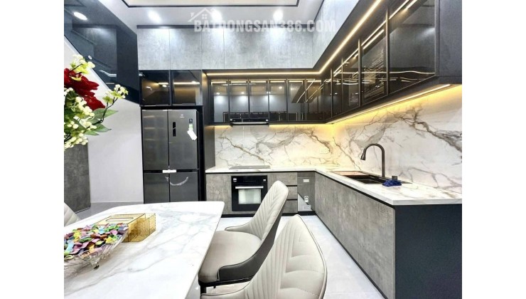  BÁN NHÀ QUẬN 7 – KẾ Phú Mỹ Hưng  XE HƠI SÁT CỬA 