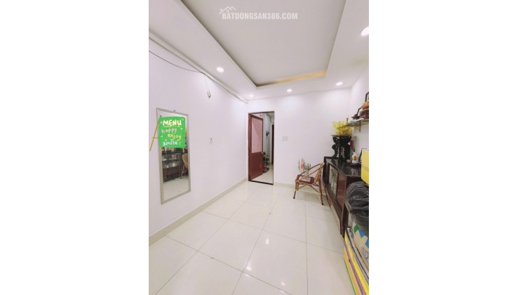 NHÀ PHÚ NHUẬN - ĐƯỜNG NGUYỄN KIỆM - 3 TẦNG BTCT - 4PN - GIÁ 3.75 TỶ