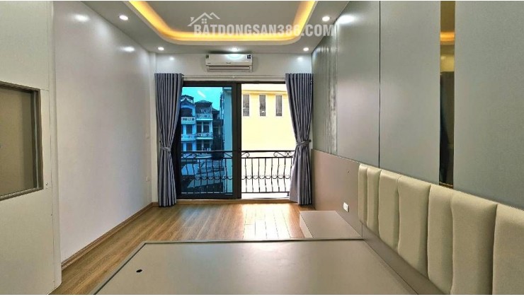 Bán nhà Hoàng Văn Thái, Phân lô, gần phố, nở hậu, 5T thang máy, 36m2, 10.8 tỷ