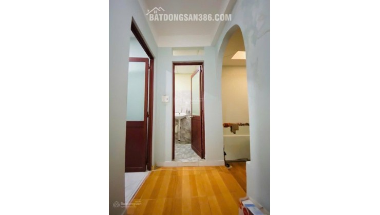 HIẾM!! NHÀ QUẬN 10 - KHÔNG LG QH - Cách Mạng Tháng Tám - 5.2X10m (52.2m2), 2 tầng - Chỉ Nhỉn 6 tỷ